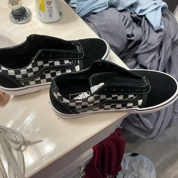 Vans - Picture 3 of 6